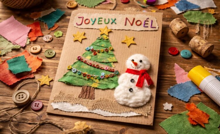 apprenez à créer une jolie carte de noël pour maternelle avec des matériaux recyclés, une activité ludique et écologique pour les enfants.